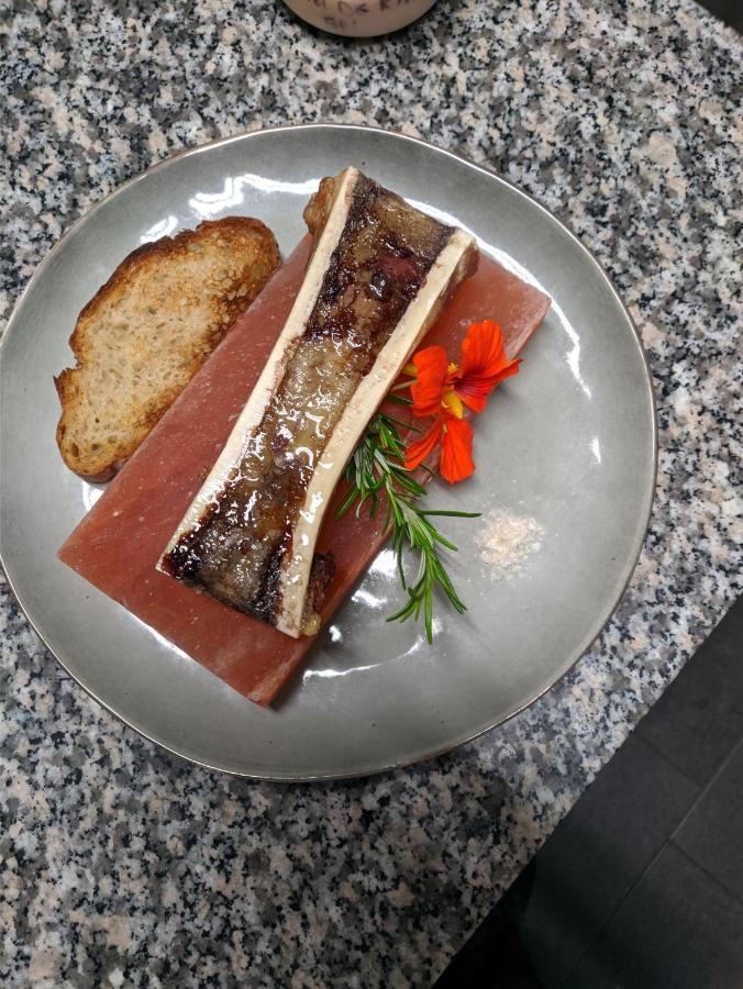 B&B Restaurant Le Pernollet Evionnaz Buitenkant foto