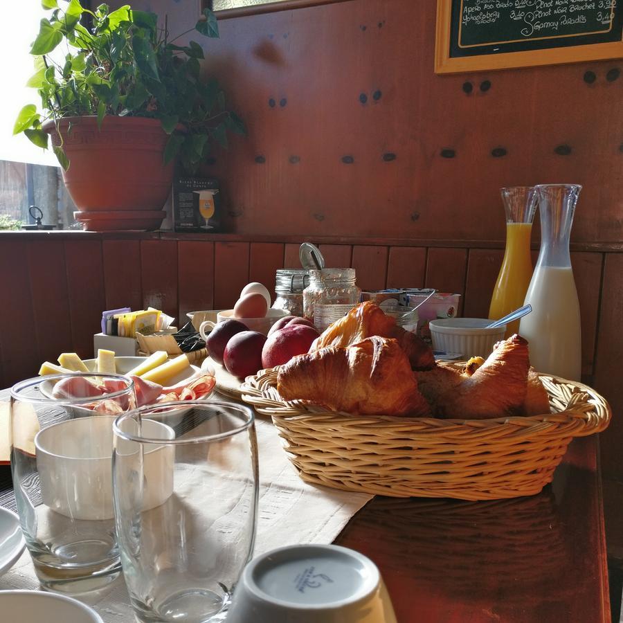 B&B Restaurant Le Pernollet Evionnaz Buitenkant foto